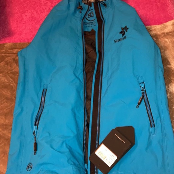 stormtech coat, never worn before. - Picture 2 of 2